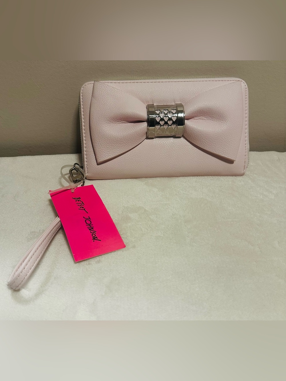 Betsey Johnson Wallet Wristlet Large Bow Blush Pink Logo Zip Around NWT Girly